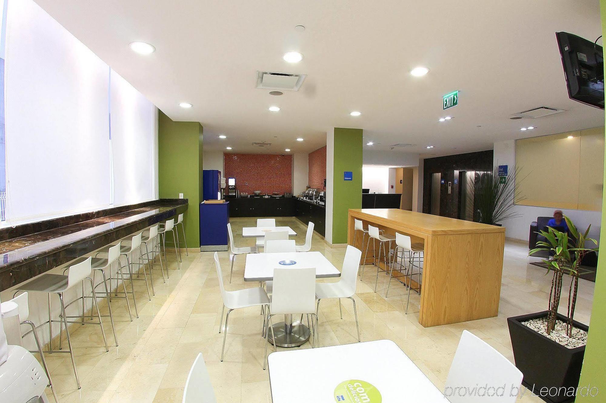 One Culiacan Forum Restoran foto